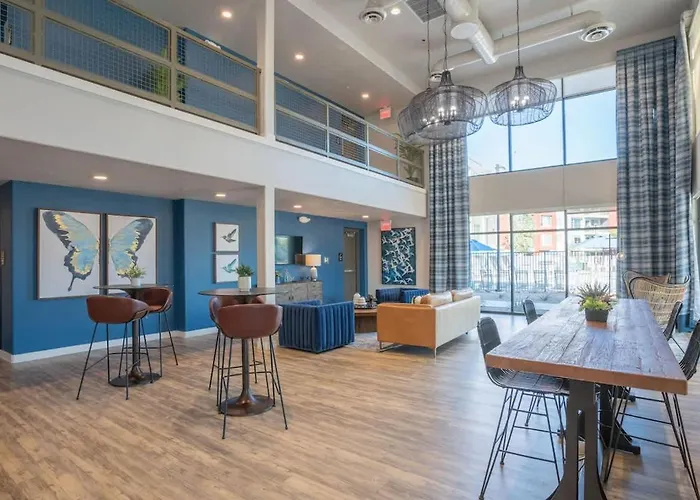 Apartment Group-friendly With Pool Gym Parking Wd Balcony Tempe