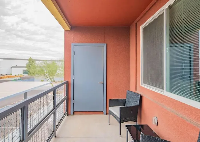 Group-friendly With Pool Gym Parking Wd Balcony Apartment