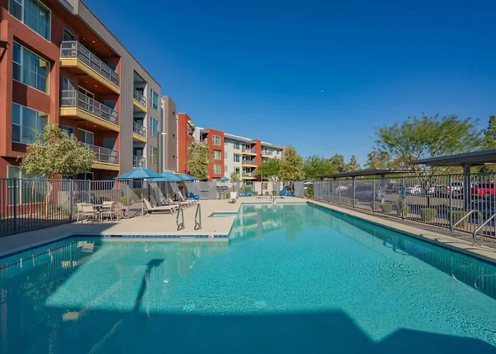 Apartment Group-friendly With Pool Gym Parking Wd Balcony Tempe