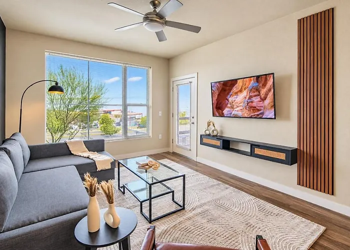 Apartment Group-friendly With Pool Gym Parking Wd Balcony Tempe