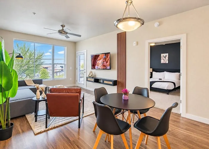 Apartment Group-friendly With Pool Gym Parking Wd Balcony Tempe