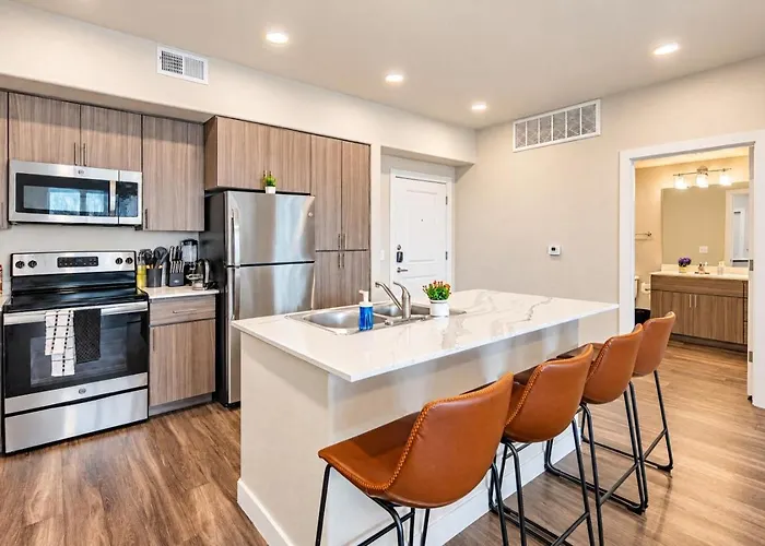 Apartment Group-friendly With Pool Gym Parking Wd Balcony