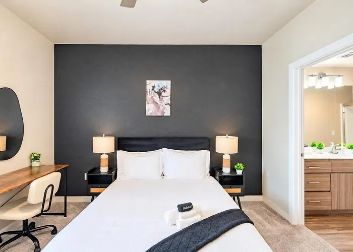 Group-friendly With Pool Gym Parking Wd Balcony Apartment