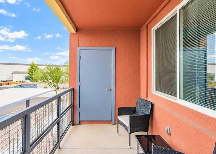 Apartment Group-friendly With Pool Gym Parking Wd Balcony